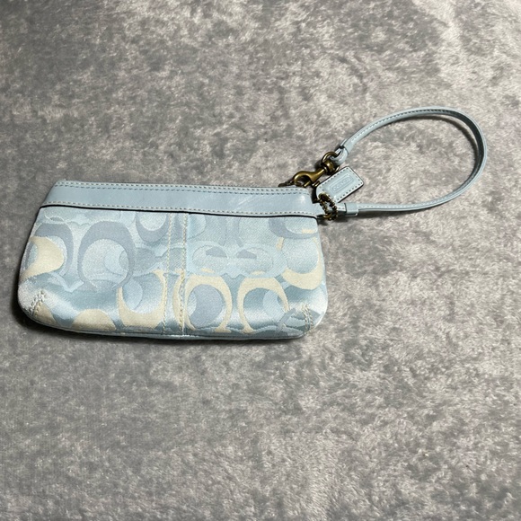 Coach wristlet - Picture 2 of 4